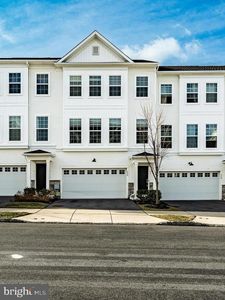 226 Red Leaf Ln