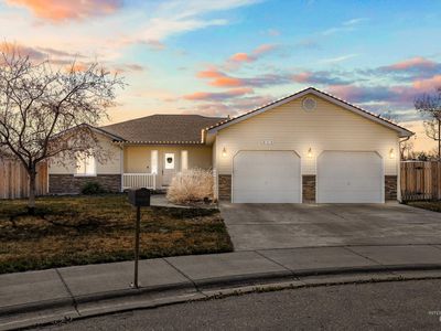 Property at 215 NE Rosa Ct, Mountain Home, ID