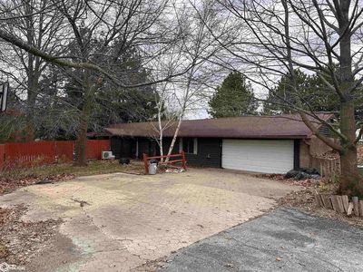 2593 Garrels Dr