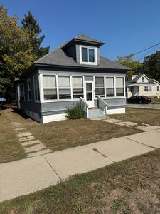 590 McLaughlin Ave