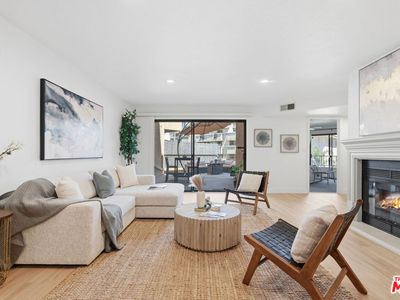 1633 S Bentley Ave APT 101