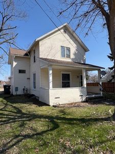1513 E Oakland Ave