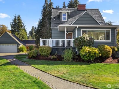 2015 Mountain View Avenue W