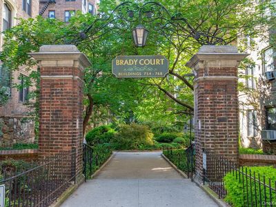 756 Brady Avenue #609