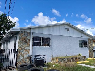 2735 NW 27th St
