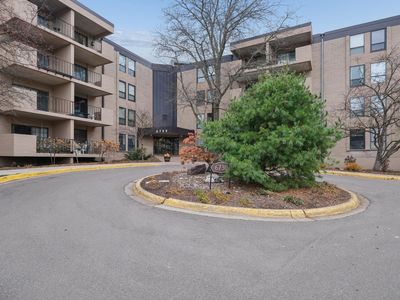 6730 Vernon Ave #201