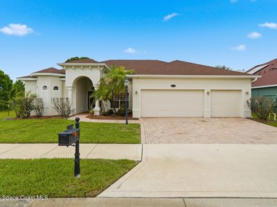 1185 Dromin Ln