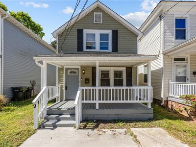 9 Chamberlin Ave W