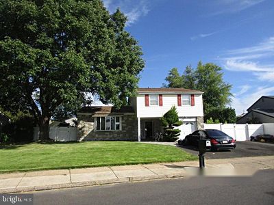 3582 W Dr