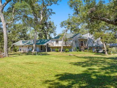 Property at 1505 Wagon Rd, Wallis, TX
