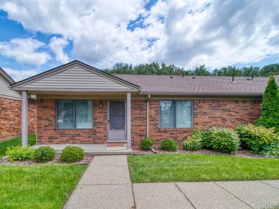 32689 Stoneybrook Ln