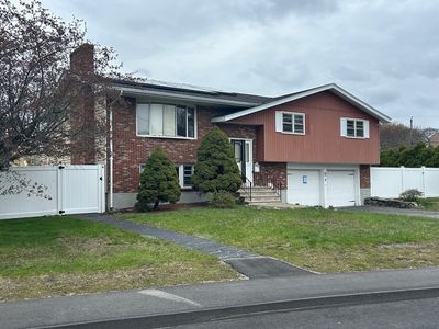 1 Eisenhower Dr