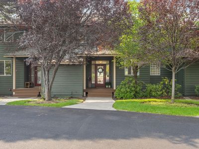 1141 Golden Pheasant Dr