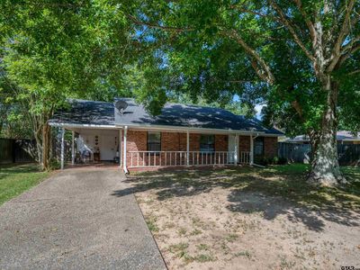 201 Bateman Pl
