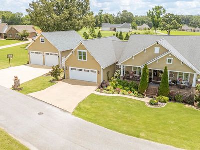 95 Grand Oaks Cv