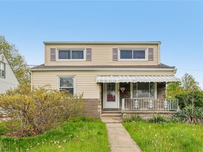 599 E 250th St