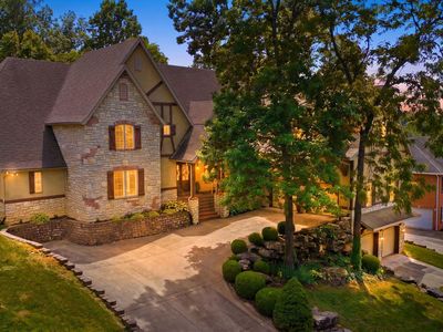 1646 W Caleb Court