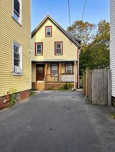 13 Moulton St