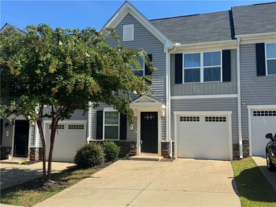 4 Englefield Dr