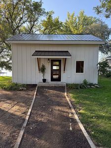 176 E Lake Dr