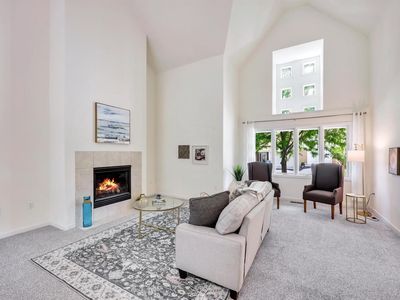 7913 COURTYARD Drive