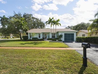 10308 Greenbriar Ct