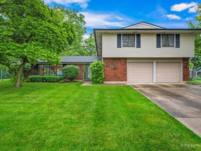 Property at 5 Andrew Ln, Schaumburg, IL