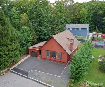 254 Schussler St