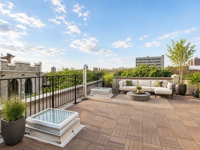 427 E 140th St #8