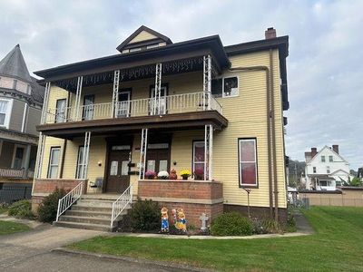 411-413 South Penn Street