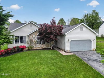 319 Leslie Ct