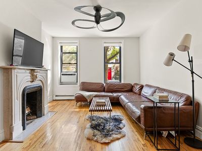 90 Pioneer St