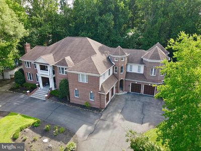 6403 Burke Woods Dr
