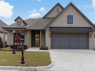 1226 N 71st Pl