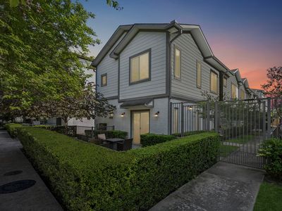 5922 Hudson St Unit 1