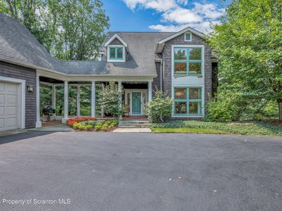 208 Thoreau Dr