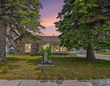 211 Maple St