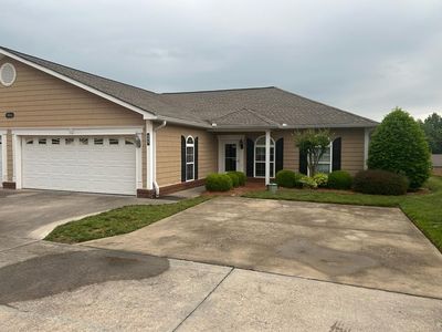 1902 Middle Summit Dr