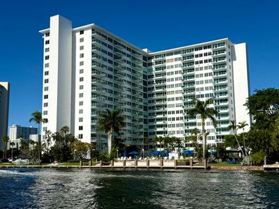 3233 NE 34th Street #1601