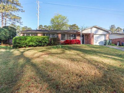 2442 Wentworth Dr NE