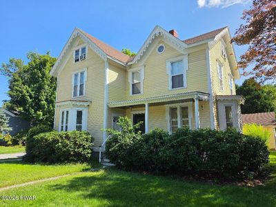 1423 N Main St