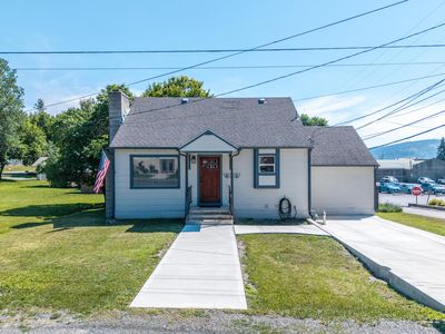 262 E Dominion Ave