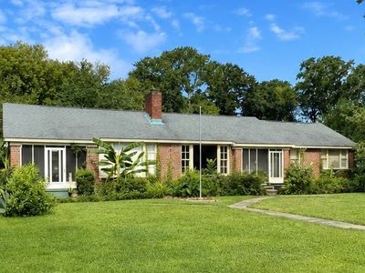 9 Calhoun Rd