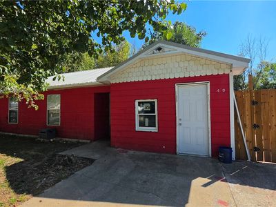 470 Village Ln