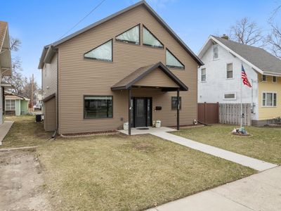 117 7th St SE