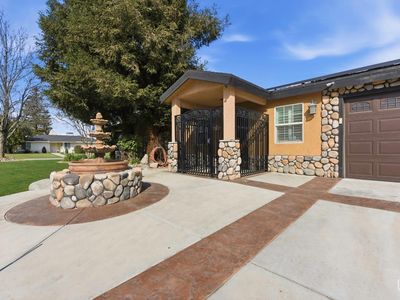 6317 Scenic Way