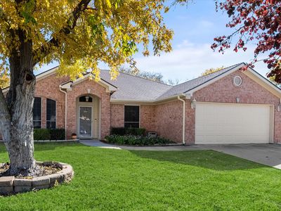 Property at 1608 Crestmeadow Ln, Mansfield, TX