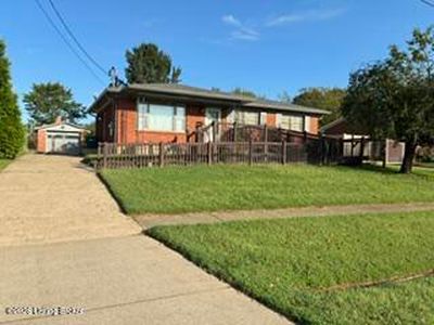 10906 Albion Dr