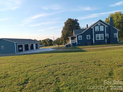 2076 Connelly Springs Rd