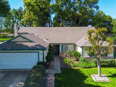 986 Pebble Way